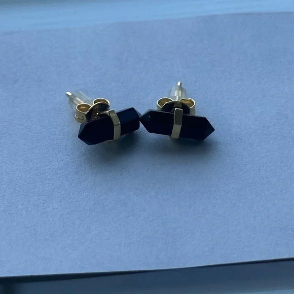 Black Gem Stud Earrings - Picture 3 of 3